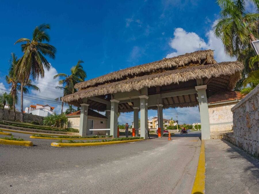 082702b4-ba25-456f-98b0-67db0a0cc002