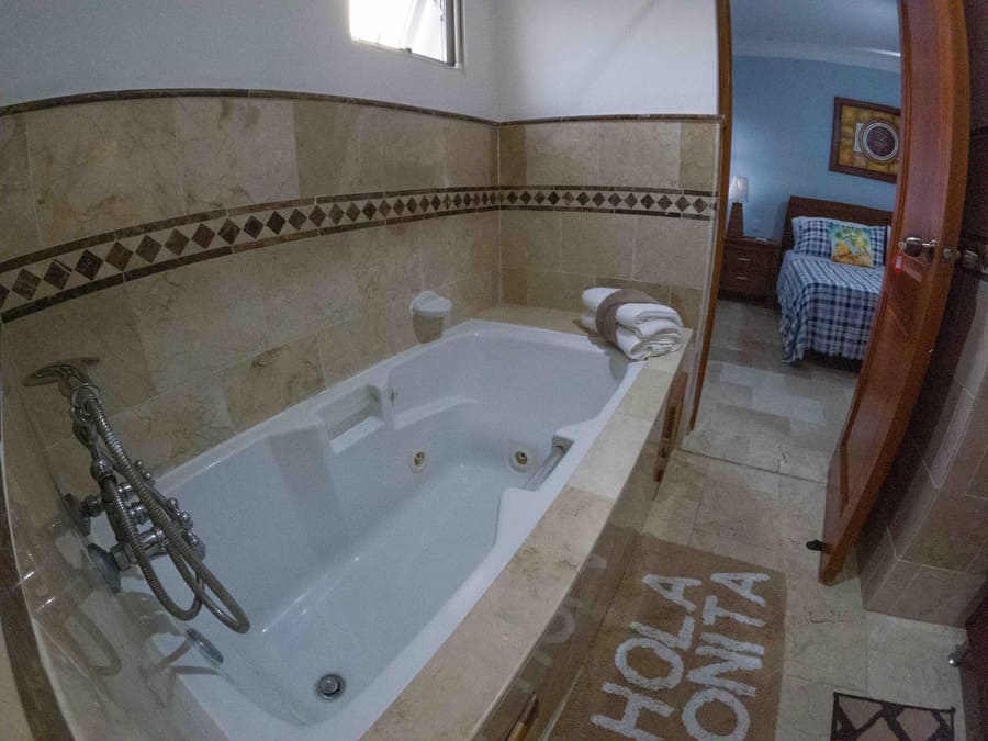 c3f128c7-9236-4d6a-8a0a-febf3c387c00