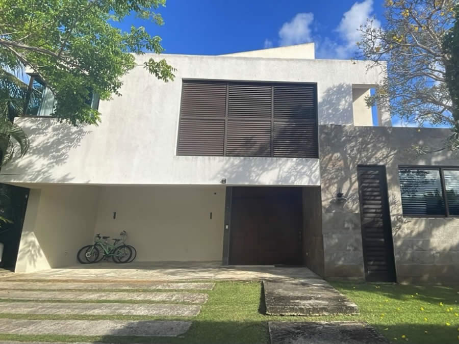 AB108, Spectacular 4-bedroom villa for rent in Punta Cana Village