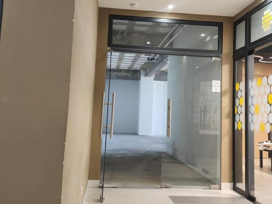 local-comercial-alquiler-gap-punta-cana-village