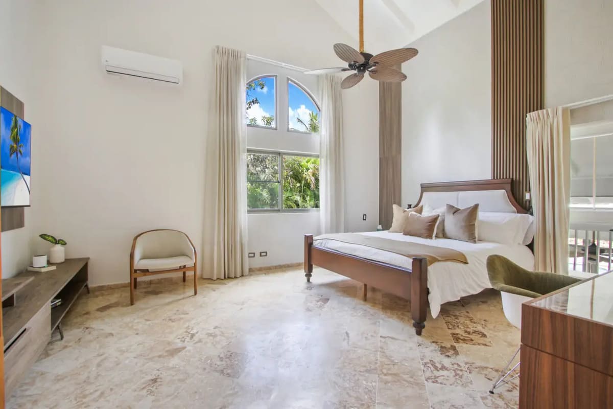 luxury-villa-vacation-rent-vivero-13-casa-de-campo (10)