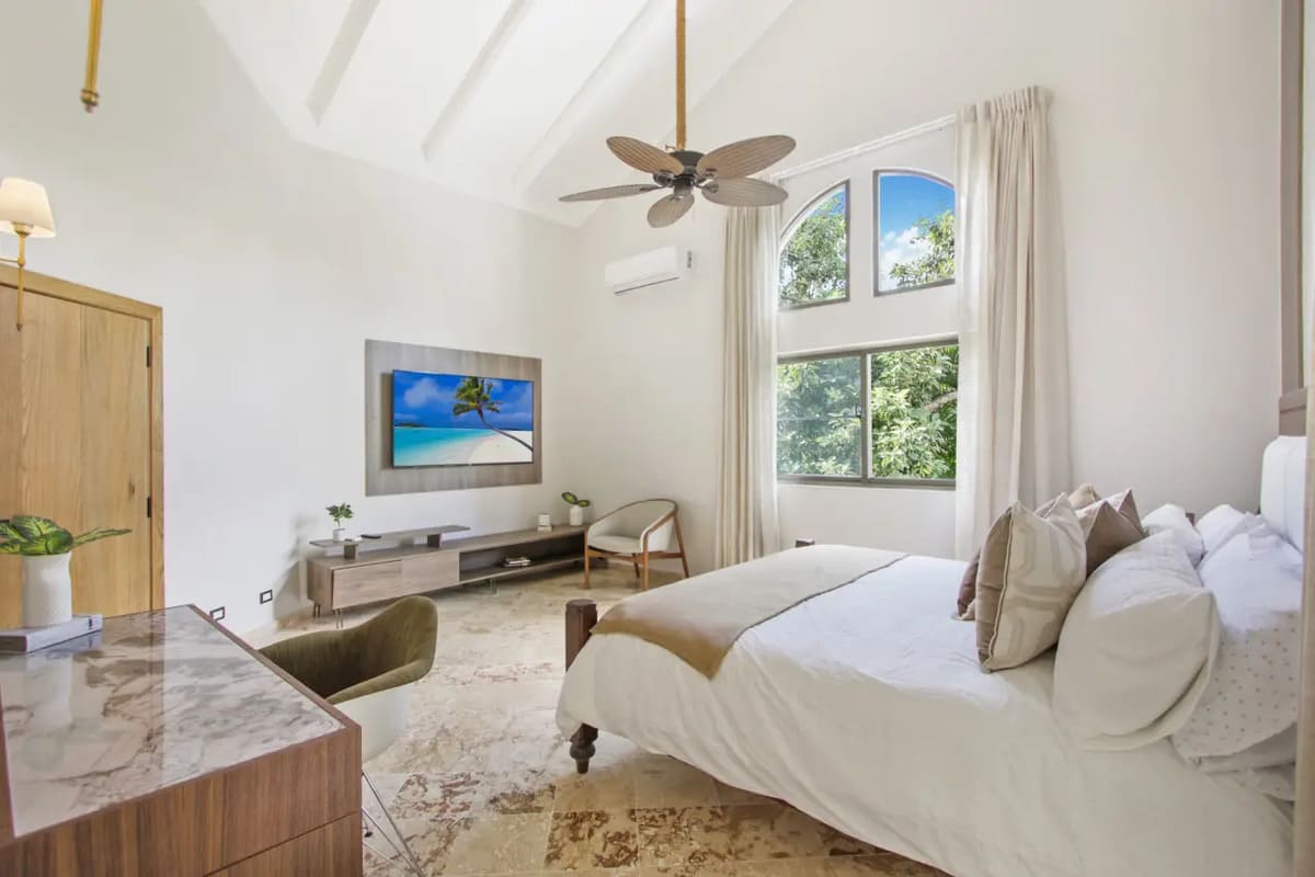 luxury-villa-vacation-rent-vivero-13-casa-de-campo (22)