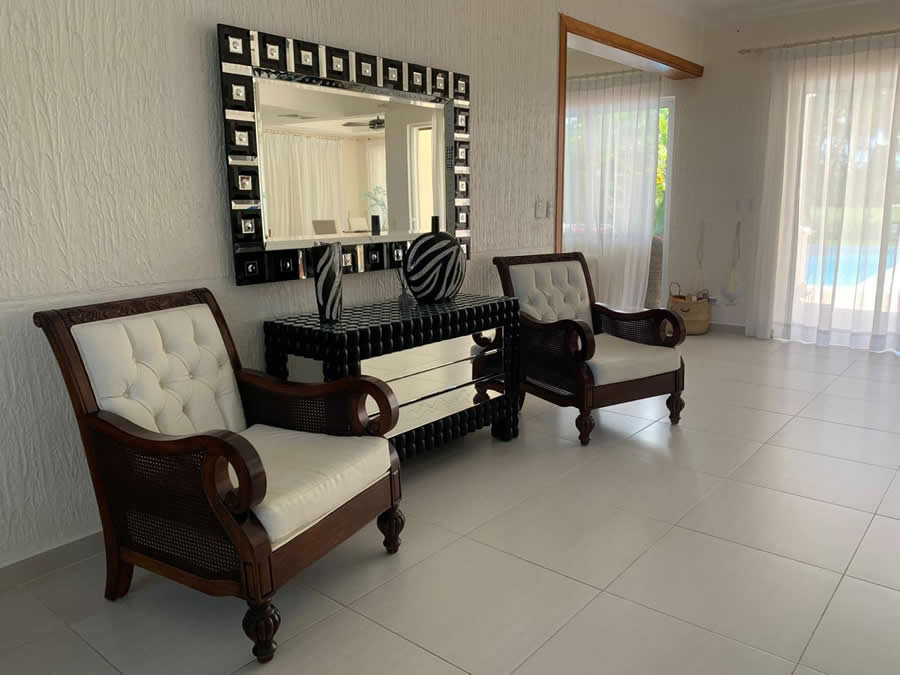 villa-cinco-habitaciones-en-venta-en-cocotal-3