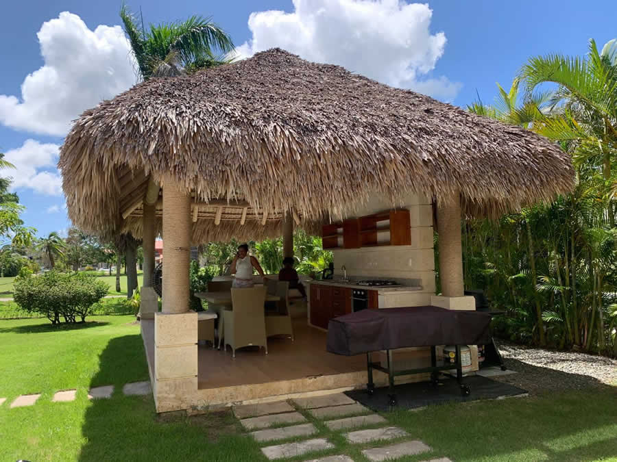 villa-cinco-habitaciones-en-venta-en-cocotal